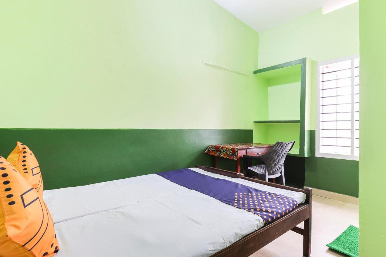 Spot On 68111 Jeena Motels 콜람 외부 사진