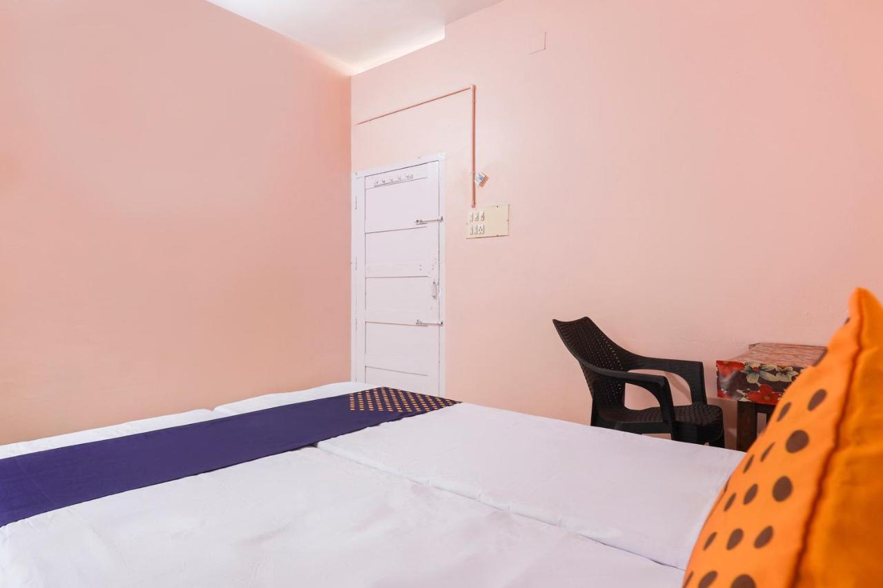 Spot On 68111 Jeena Motels 콜람 외부 사진