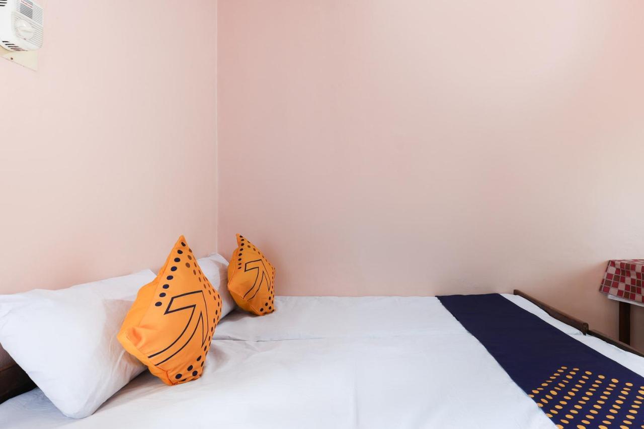 Spot On 68111 Jeena Motels 콜람 외부 사진
